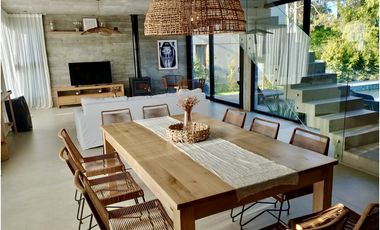 PINAMAR - CASA DE CATEGORIA  TRES CARABELAS