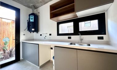 PINAMAR - CASA DE CATEGORIA  TRES CARABELAS