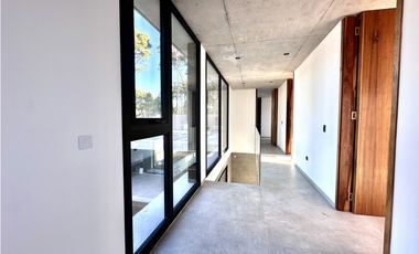 PINAMAR - CASA DE CATEGORIA  TRES CARABELAS