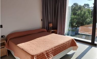 PINAMAR - CASA DE CATEGORIA  TRES CARABELAS