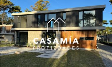 PINAMAR - CASA DE CATEGORIA  TRES CARABELAS