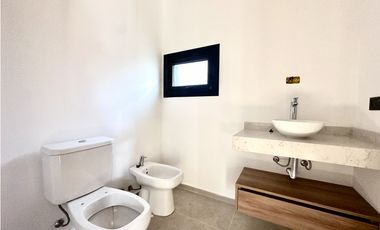 PINAMAR - CASA DE CATEGORIA  TRES CARABELAS