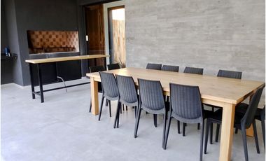 PINAMAR - CASA DE CATEGORIA  TRES CARABELAS