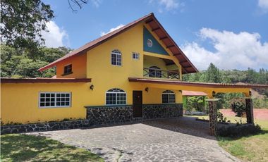 VENTA DE CASA EN ALTOS DEL MARIA