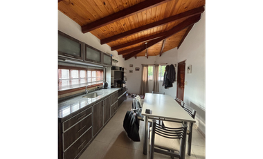 SE VENDE CASA EN PINARES CON PILETA