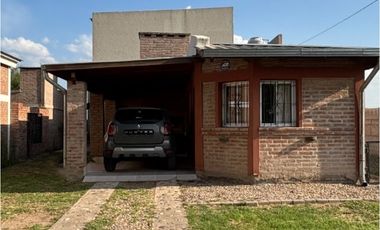 SE VENDE CASA EN PINARES CON PILETA