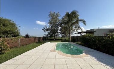 SE VENDE CASA EN PINARES CON PILETA