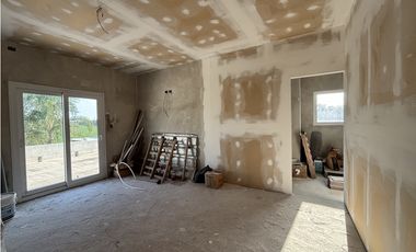 SE VENDE CASA EN PINARES CON PILETA