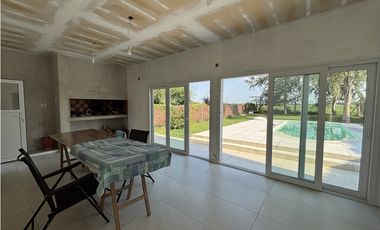 SE VENDE CASA EN PINARES CON PILETA