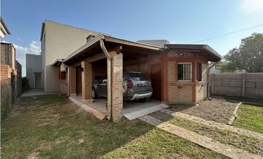 SE VENDE CASA EN PINARES CON PILETA
