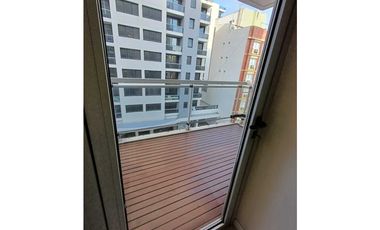 Moderno semip. en La Perla 3 amb,coch, una cuadra de playas.