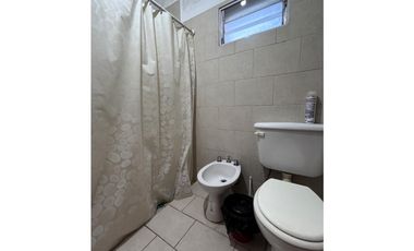 SE VENDE CASA 2 DORM EN B° PINARES, CERCANO AL LAGO PIEDRAS MORAS