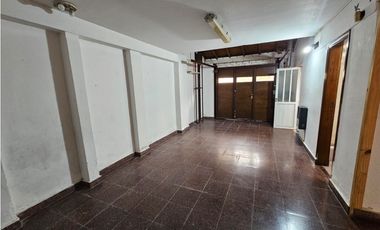 CHALET  4 AMB, GARAGE, TROTADORA, PATIO Z/FRANCIA 1800 DON BOSCO
