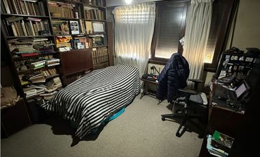 CHALET 5 AMBIENTES CON PARQUE Y PISCINA Bº DIVINO ROSTRO