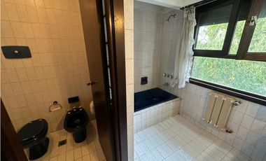 CHALET 5 AMBIENTES CON PARQUE Y PISCINA Bº DIVINO ROSTRO