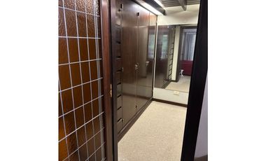 CHALET 5 AMBIENTES CON PARQUE Y PISCINA Bº DIVINO ROSTRO