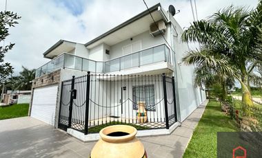 VENDE casa nueva 10x37,50 Barrio La Alborada