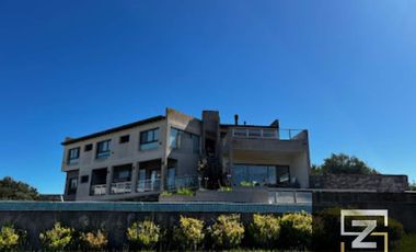 Casa en venta de 5 dormitorios en Costa Esmeralda Golf 1