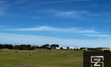 Casa en venta de 5 dormitorios en Costa Esmeralda Golf 1