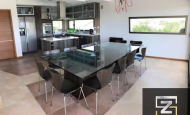 Casa en venta de 5 dormitorios en Costa Esmeralda Golf 1