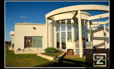 Casa en alquiler con salida a la laguna en Horizontes al Sur