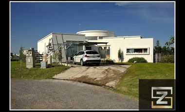 Casa en alquiler con salida a la laguna en Horizontes al Sur