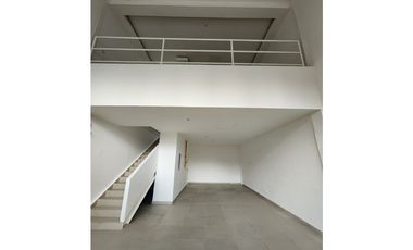 LOCAL COMERCIAL ALQUILER VIA PORRAS (JM)