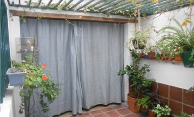 SE VENDE CASA 3 DORM. CENTRICA EN ALMAFUERTE