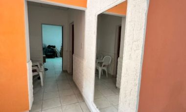VENDE casa en Barrio Lote 4 sobre asfalto