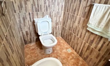 VENDE casa en Barrio Lote 4 sobre asfalto