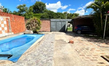 VENDE casa en Barrio Lote 4 sobre asfalto