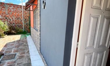 VENDE casa en Barrio Lote 4 sobre asfalto