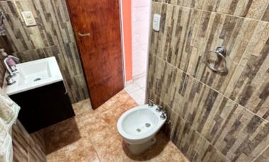 VENDE casa en Barrio Lote 4 sobre asfalto