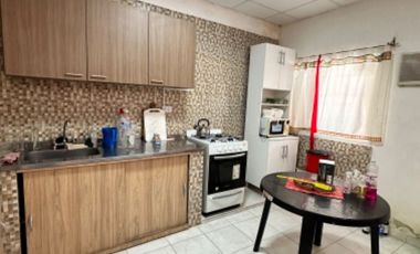 VENDE casa en Barrio Lote 4 sobre asfalto