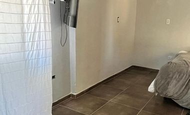 VENDE casa 10x50 sobre Eva Perón