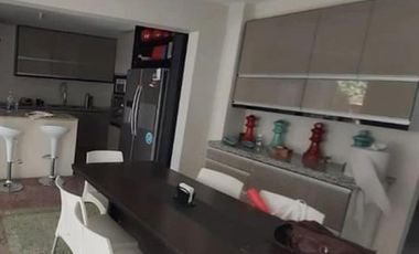 VENDE casa 10x50 sobre Eva Perón