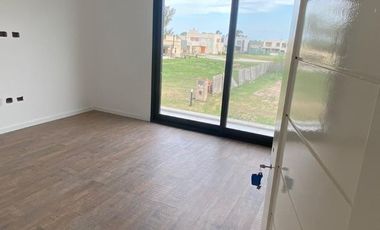 Importante propiedad con ascensor en venta Lagos de Canning