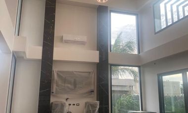 Importante propiedad con ascensor en venta Lagos de Canning