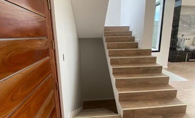 Importante propiedad con ascensor en venta Lagos de Canning