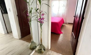VENDE casa en esquina Barrio Incone 370m2.