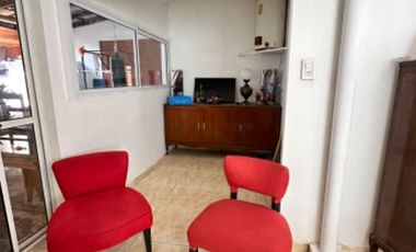 VENDE casa en esquina Barrio Incone 370m2.