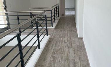 Casa en alquiler de 4 dormitorios c/ cochera en La Providencia Resort & Country Club