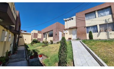 VENTA CASA ESTRENO, CONJUNTO MITAD DEL MUNDO