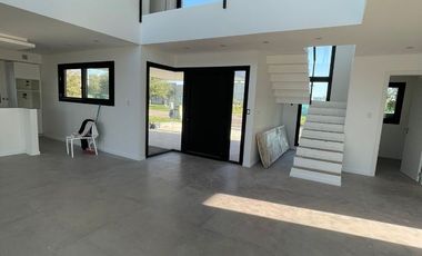 Casa en venta de 4 dormitorios a estrenar en San Lucas