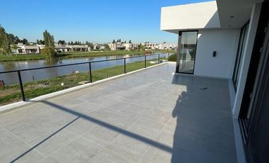 Casa en venta de 4 dormitorios a estrenar en San Lucas