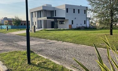 Casa en venta de 4 dormitorios a estrenar en San Lucas