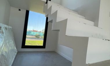 Casa en venta de 4 dormitorios a estrenar en San Lucas