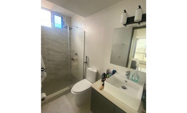 ALQUILER APATAMENTO SEMI AMOBLADO CARRASQUILLA