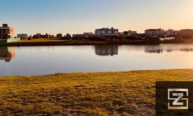 Lote con fondo a la laguna ubicado en San Lucas