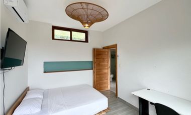 Casa 3 dormitorios con piscina y vista al mar Ayampe